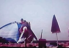 Domina porno amatoriale ragazze seduce e seduce giovane lesbica leccare il suo