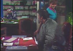 Giovane tizio con bei piedi ama masturbarsi per noi in cam amatoriale xxx