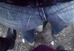 Il suo ragazzo l'ha lasciata, quindi è venuta a casa mia per succhiare il amatoriale film porno cazzo.