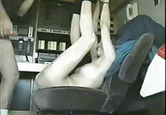 Il buco stretto nella figa è pieno sex video amatoriale di sperma caldo