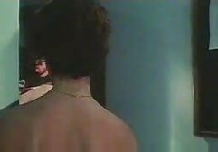 Giovane vibra il suo clitoride a video porn amatoriali palpitante figa orgasmo